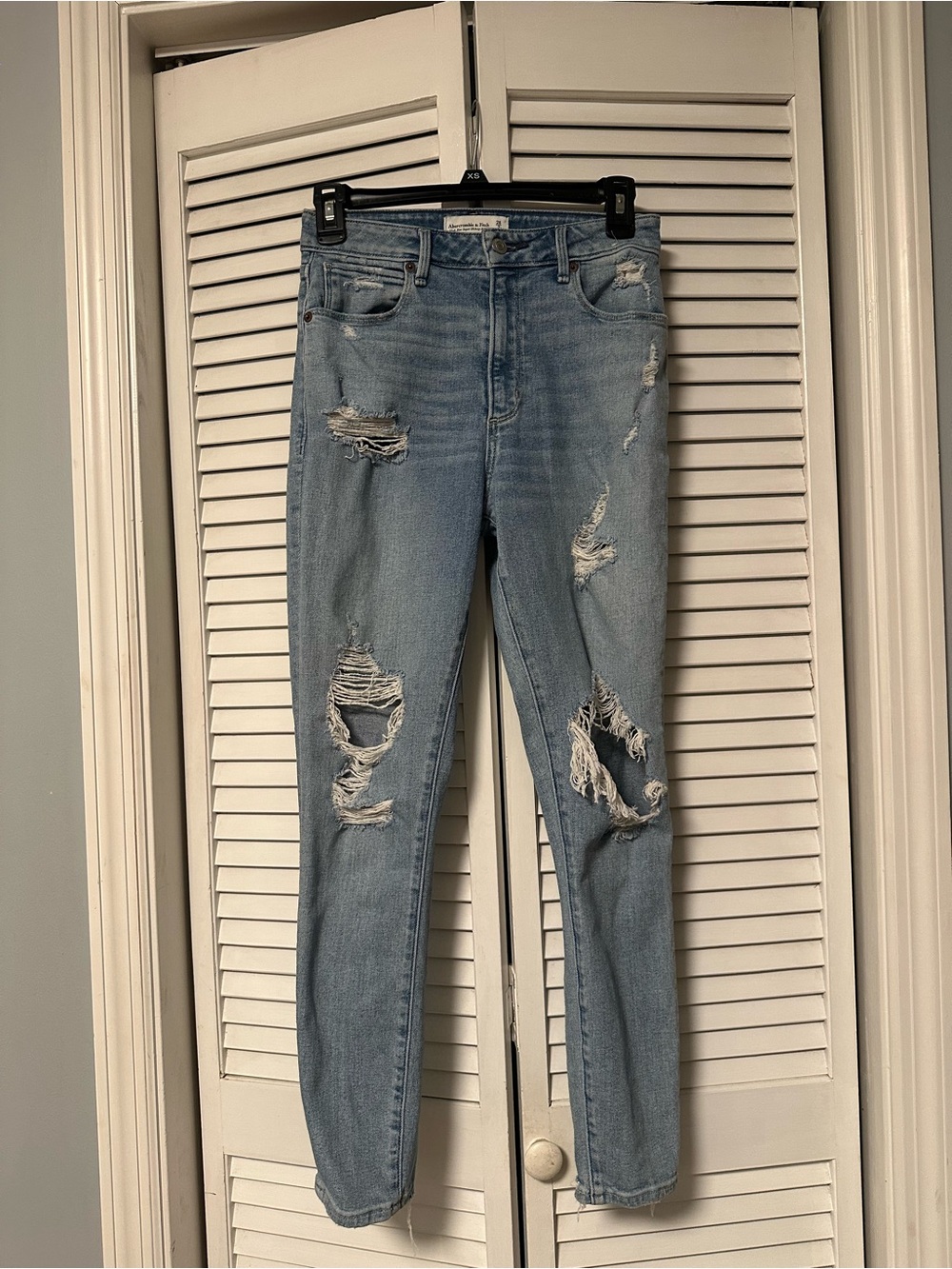 Abercrombie & Fitch Light Blue Ripped Skinny Jeans - Women